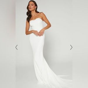 WEDDING DRESS TIMELESS